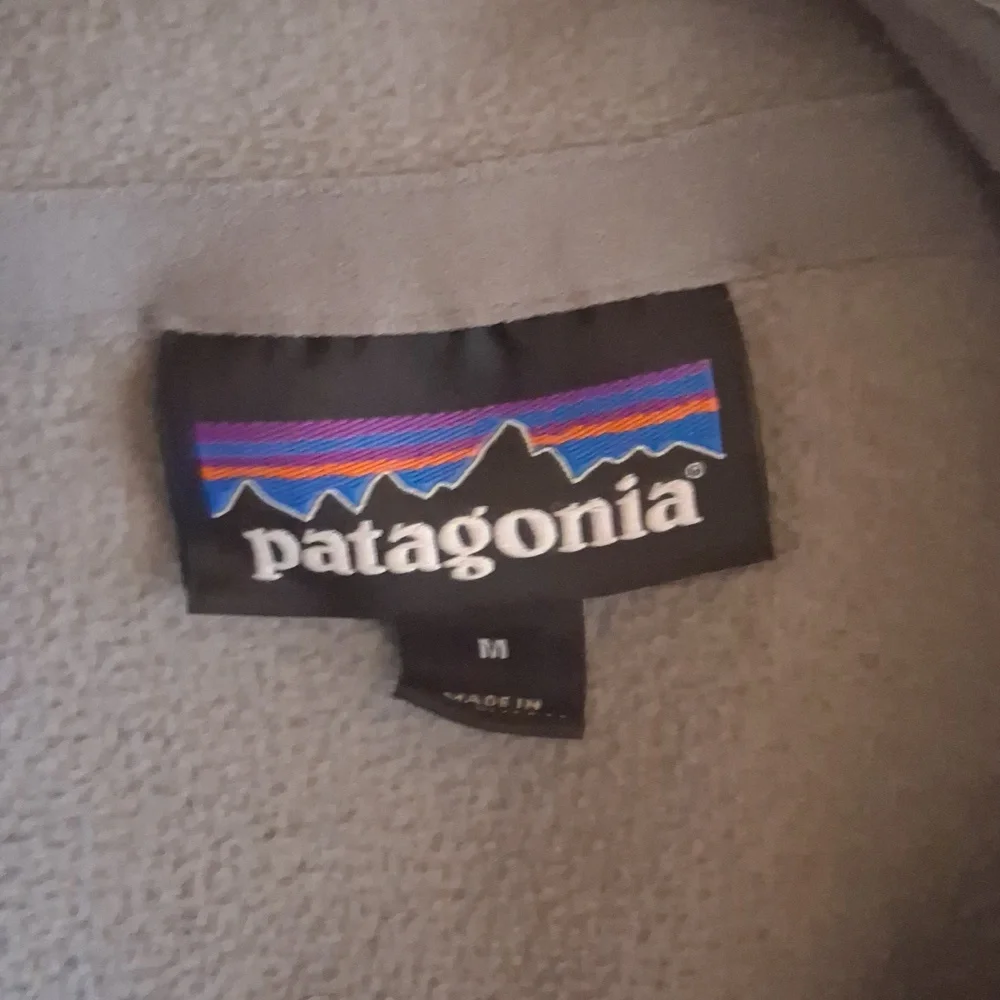 Patagonia Womens 1/4 Zip-Up Microfleece Sweater in Light Gray - Picture 2 of 5